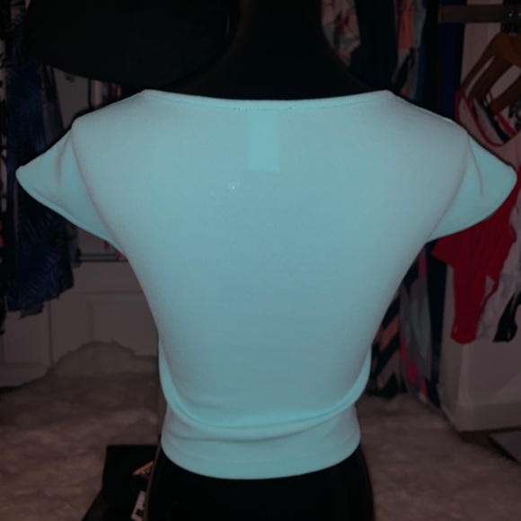 Crop top - Picture 2 of 2